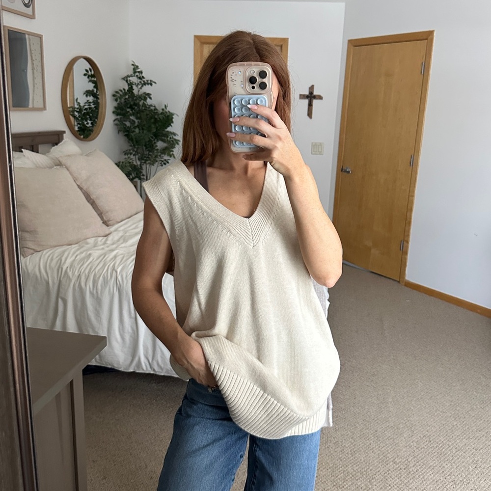 Daily Ritual Cream Sleeveless Knit Sweater Vest